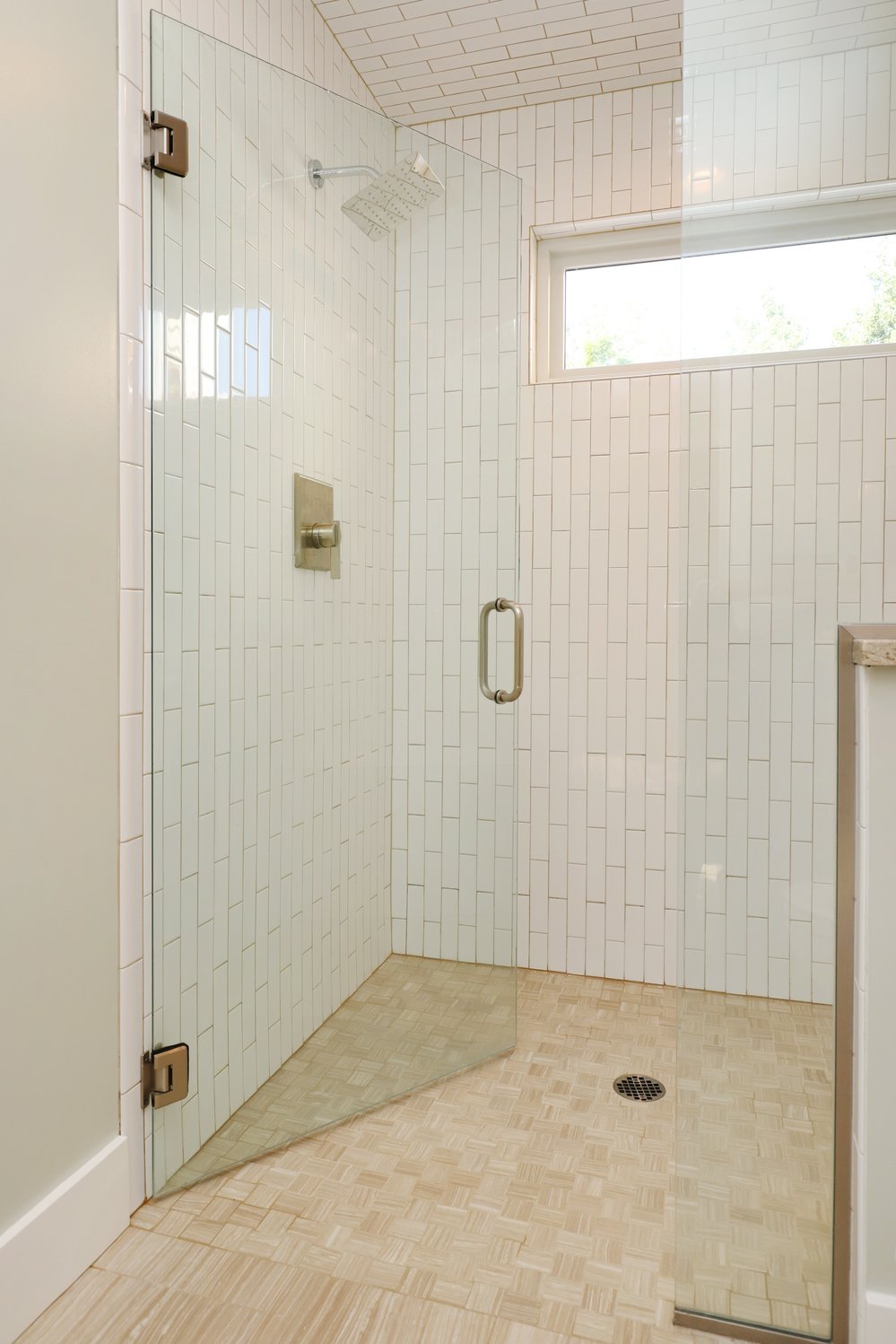 5 Benefits of a NoThreshold Shower